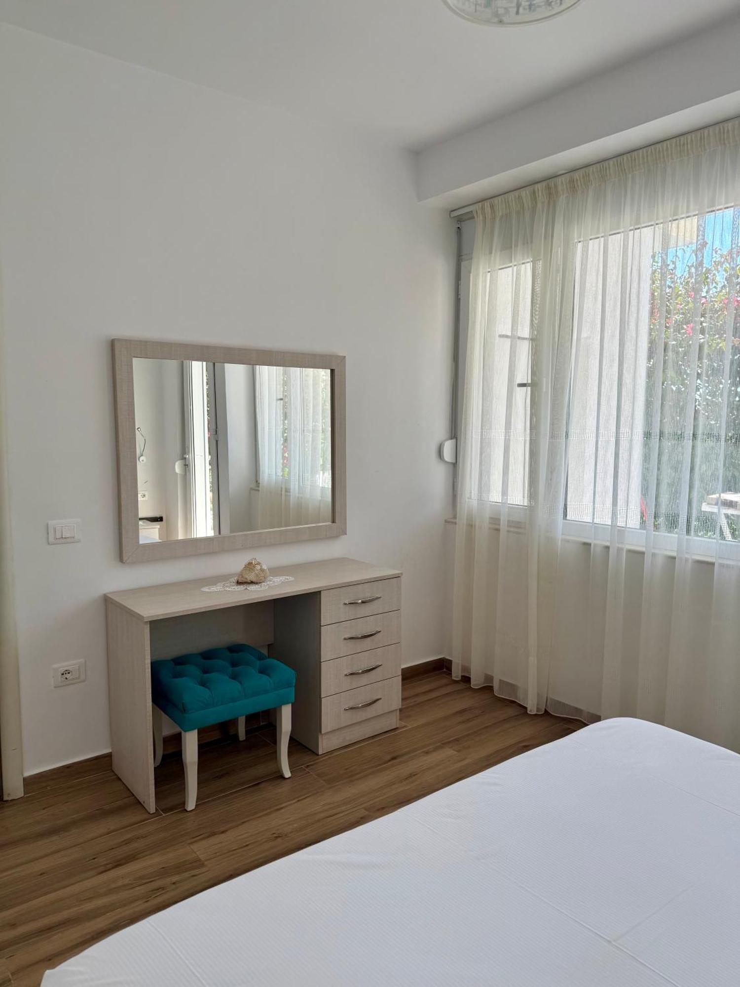 Bellavista Apartments Bougainville Bay Saranda Kültér fotó